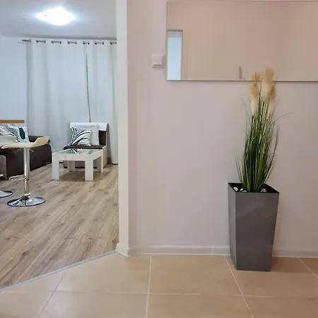 Little Treasure By The Sea דירה *