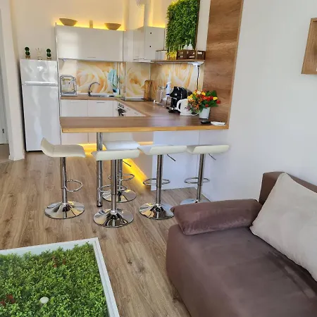 Little Treasure By The Sea Apartment