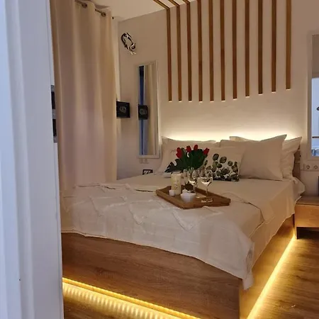 Апартаменты Little Treasure By The Sea *
